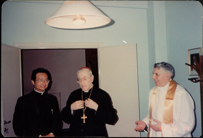 Pope Gregory XVII and Fr. Khoat 06/14/88 - Rome